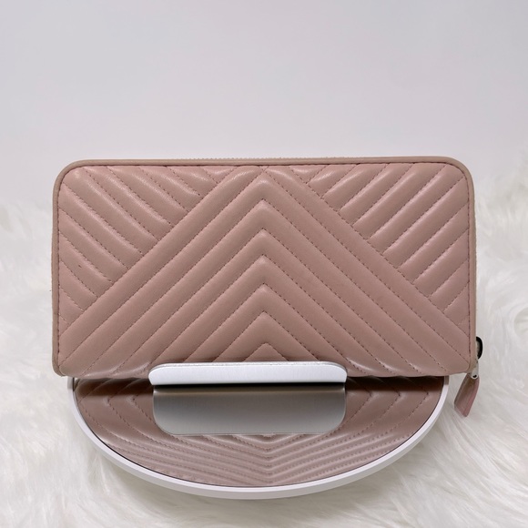 Prada Wallet w/Box - Picture 5 of 8